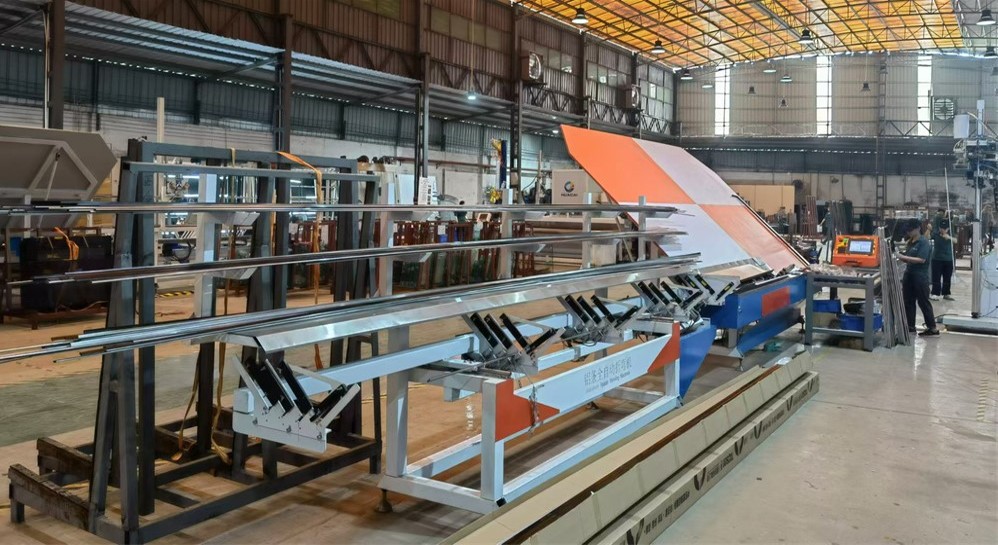 CNC Metal Sheet Bending Machine