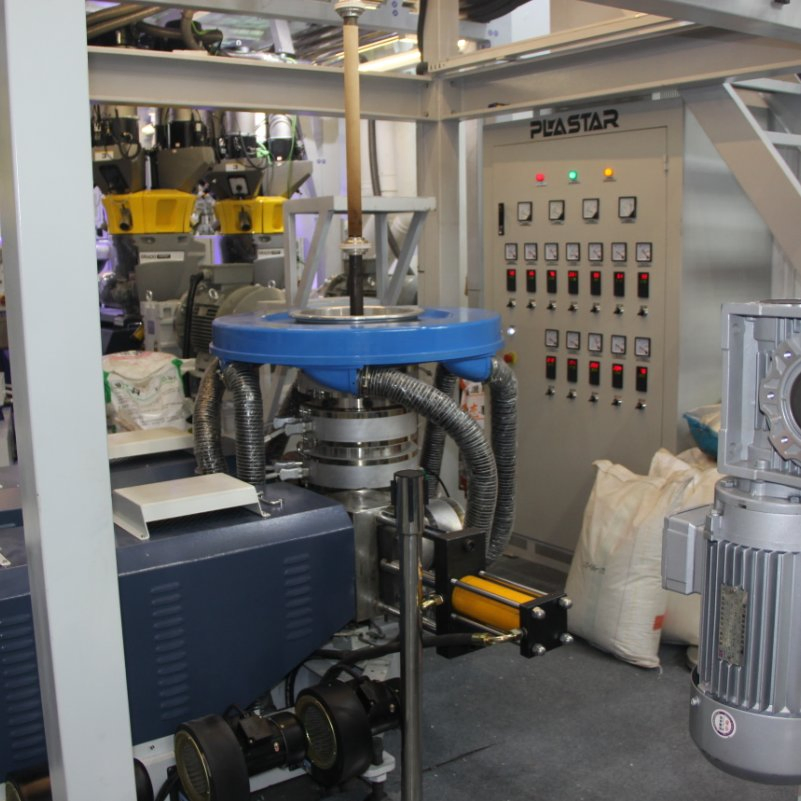 Máquina de Filme Soprado Multicamadas Avançada com Cabeça de Molde Rotativa em LDPE