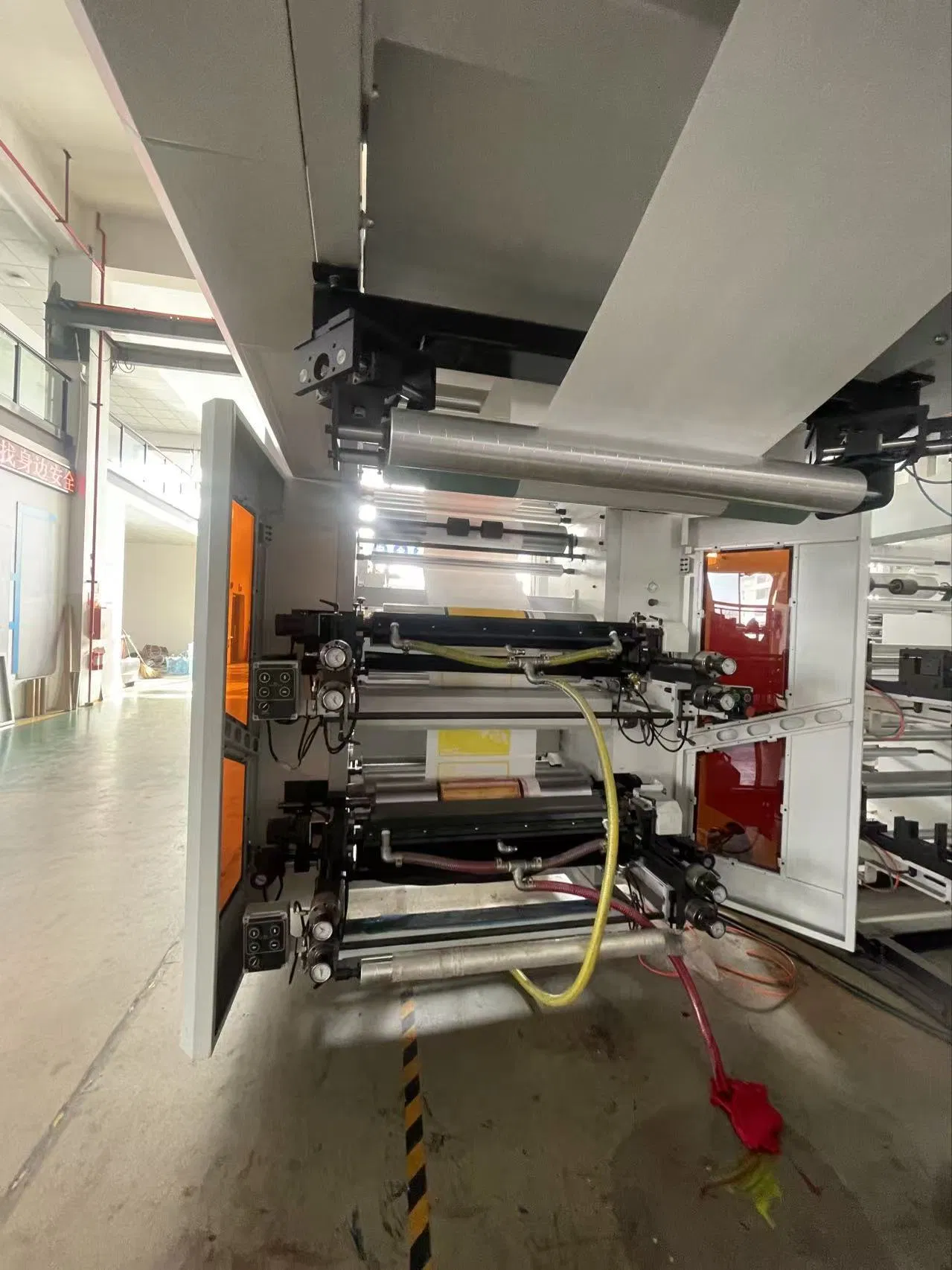 Máquina de Impressão Flexográfica Tipo Pilha de Sacos Plásticos Coloridos para Manipulação de Substrato Versátil 4