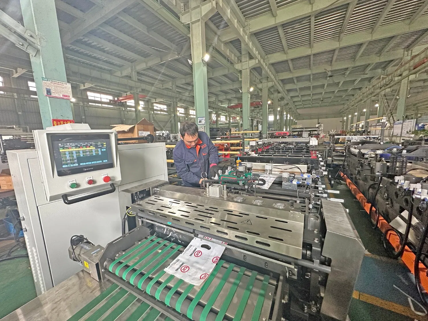 Máquina de Fazer Saco de Chá com Zíper Três Lados Soldados, Laminado, Automática, Plástico, Doypack, Autoportante