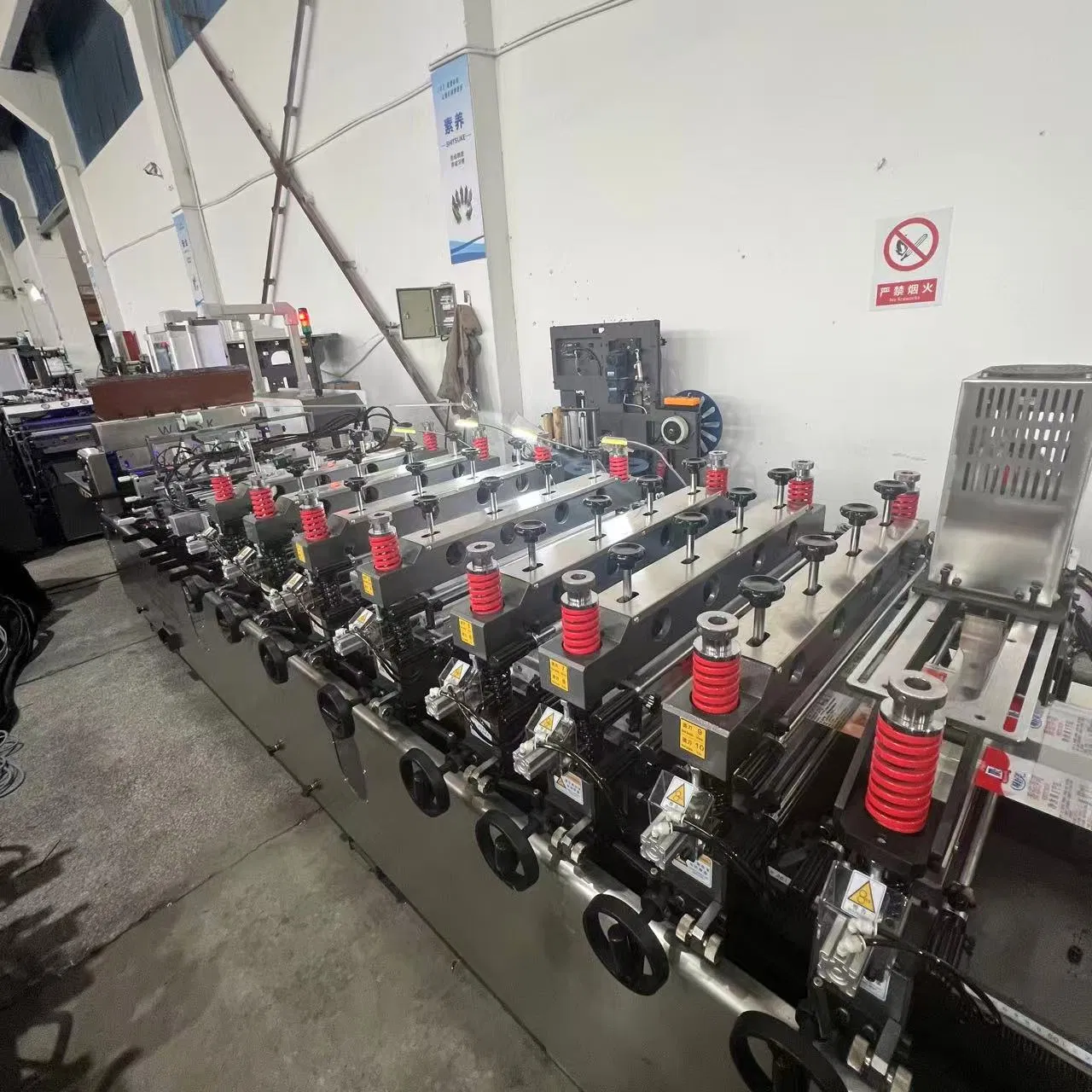 Máquina de Fazer Sacos com Zíper de Três Lados para Embalagens de Alimentos em Pé à Venda