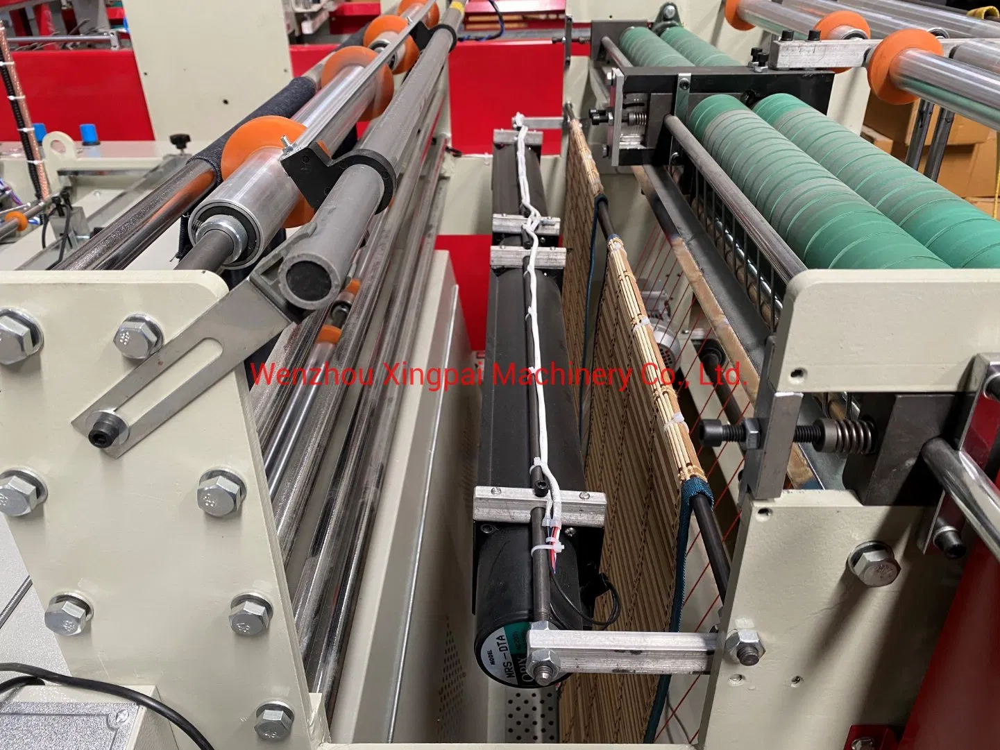 Máquina de Fazer Sacos Plásticos Tipo Camiseta de Alta Velocidade e Totalmente Automática para HDPE e LDPE com Preço e Velocidade de Tensão Automática 300PCS/Min*2