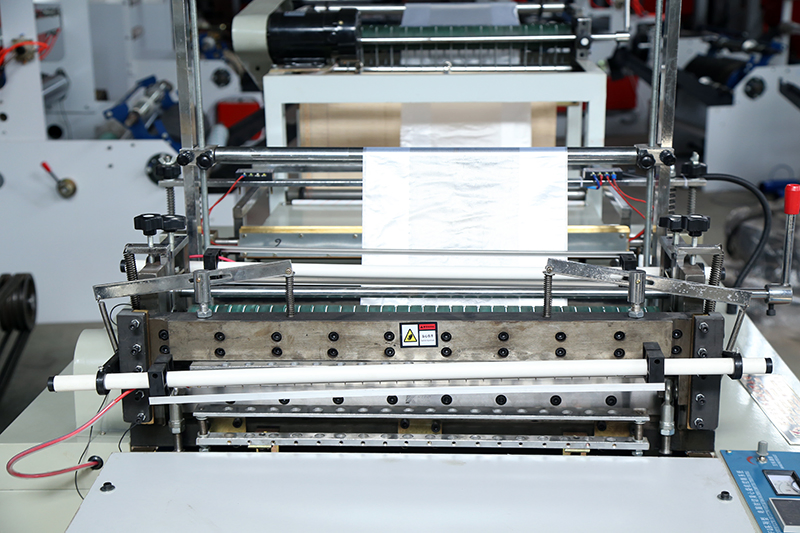 Máquina de Selagem e Corte de Sacos de Lixo de Alta Velocidade Controlada por Computador