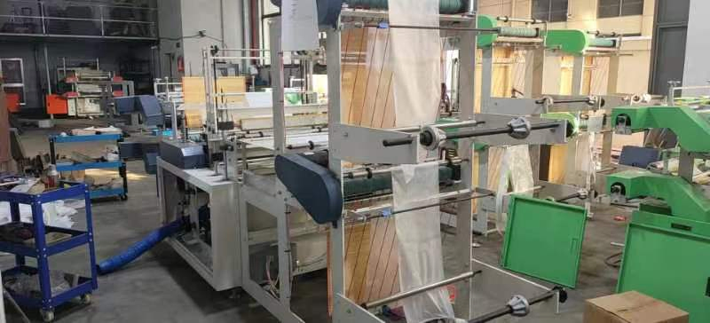 Máquina de Fazer Sacos Plásticos Descartáveis de Lixo em Rolos de Alta Velocidade