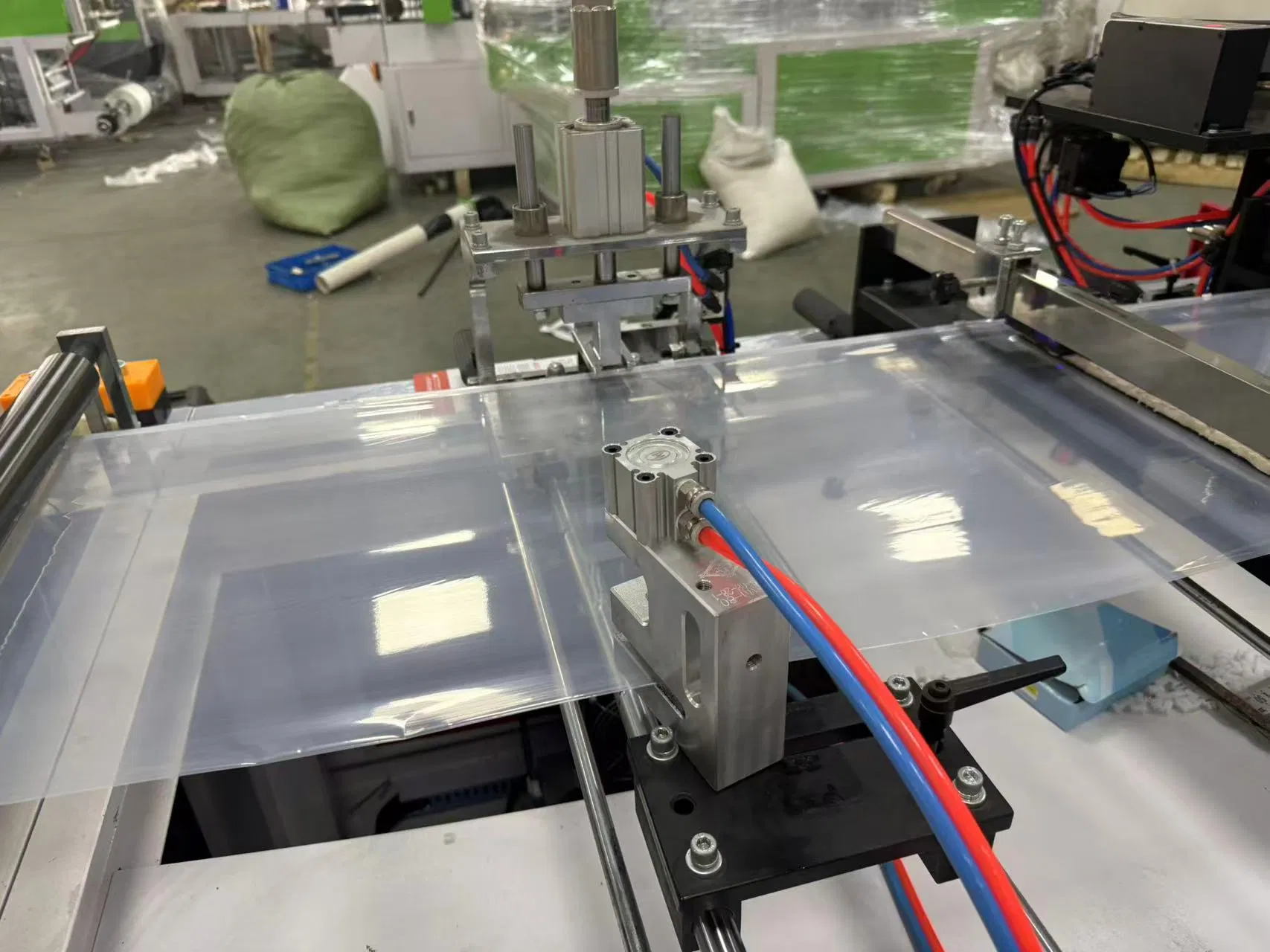 Máquina de Fazer Sacos Plásticos com Zíper EVA para Embalagem de Roupas com Zíper