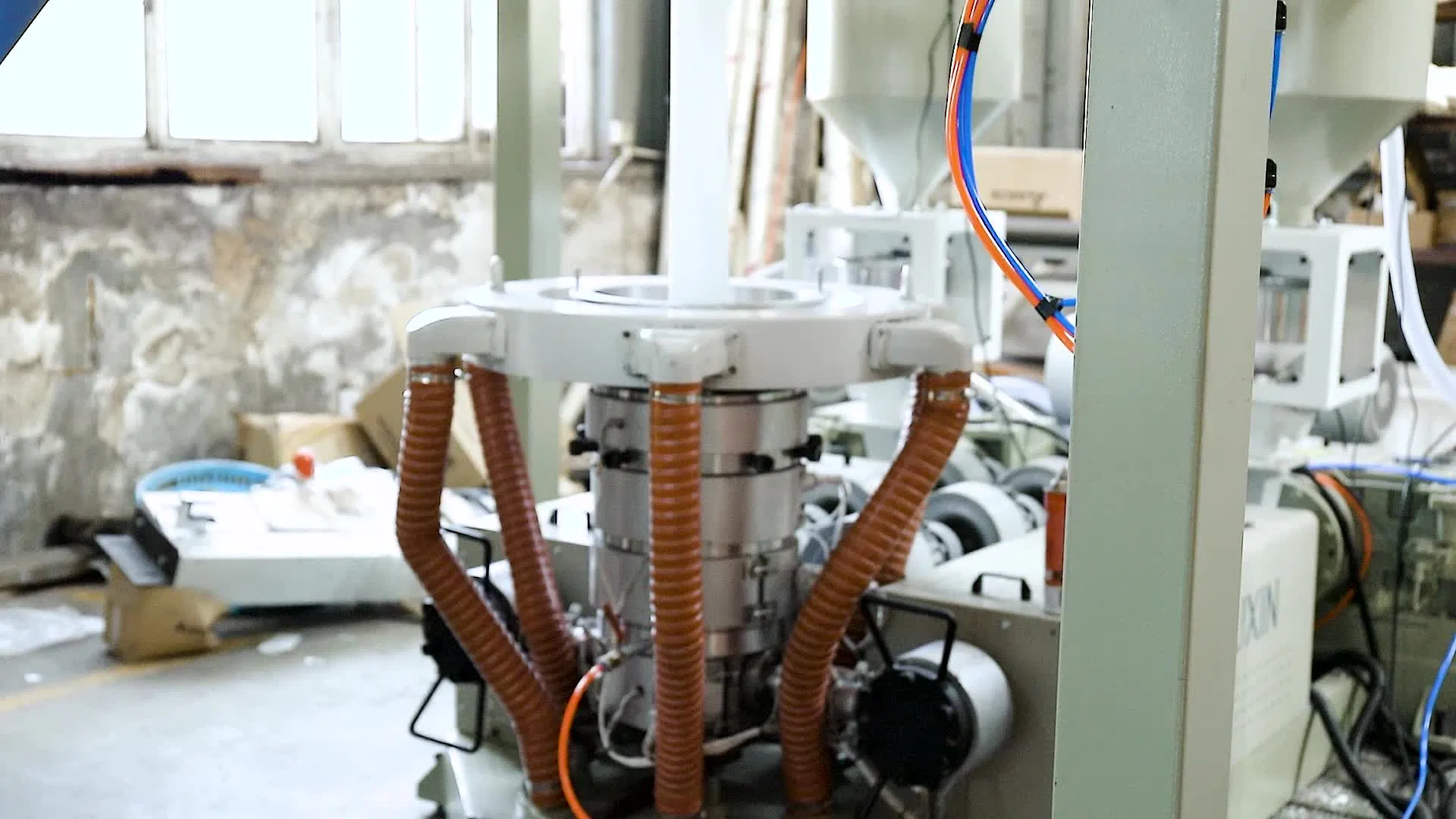 Nova Máquina de Sopro de Filme Plástico Biodegradável HDPE LDPE PP PE com Cabeça de Matriz Rotativa de Coextrusão Três Camadas de Alta Velocidade e Duplo Rebobinador Nova Tecnologia