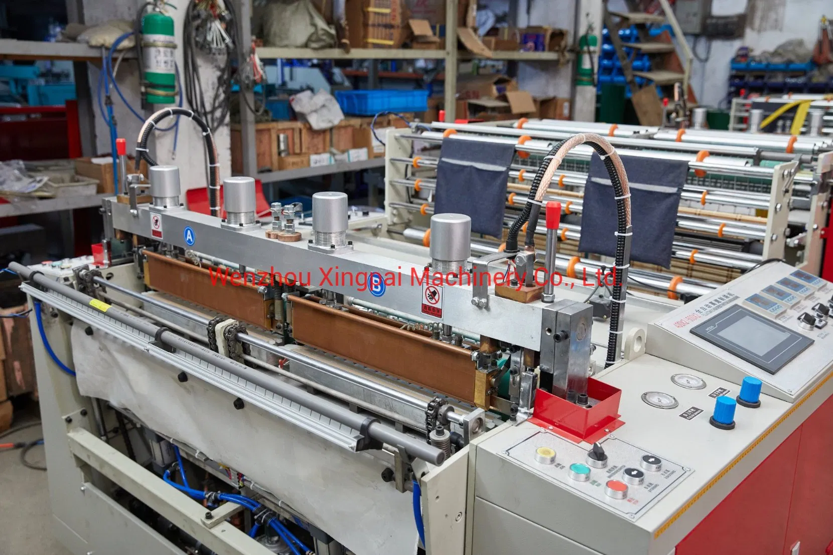 Máquina de Fazer Sacos Plásticos Tipo Camiseta de Alta Velocidade e Totalmente Automática para HDPE e LDPE com Preço e Velocidade de Tensão Automática 300PCS/Min*2