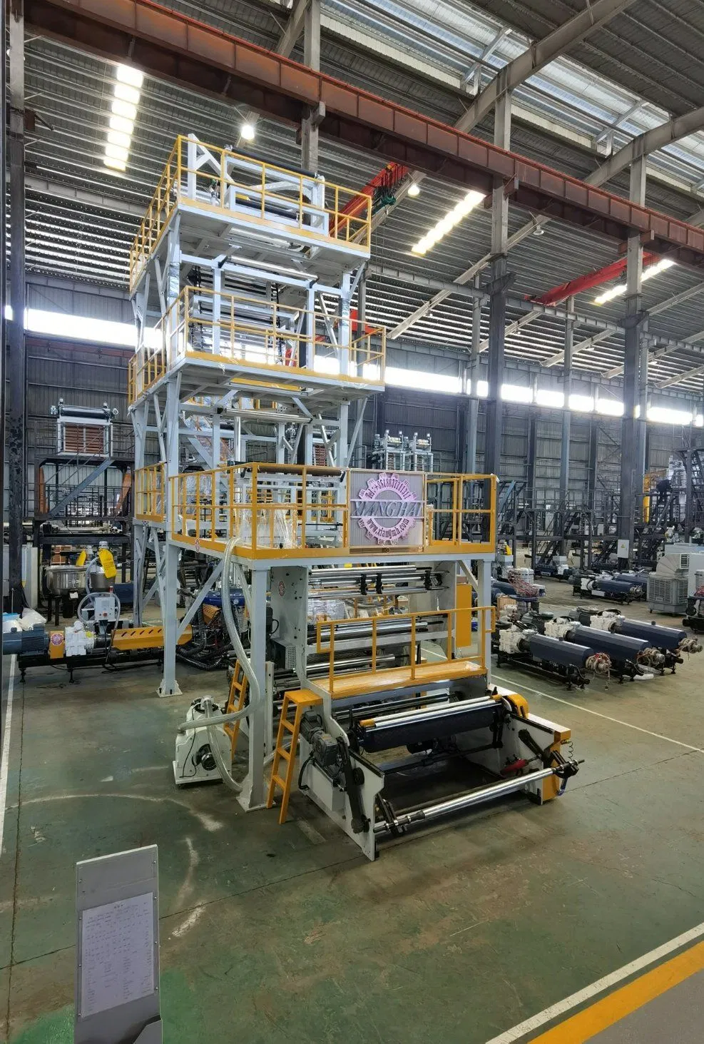 Máquina de Sopro de Filme Rotativo com Tração e Resfriamento Interno de Bolha por Coextrusão Multicamadas de Alta Eficiência