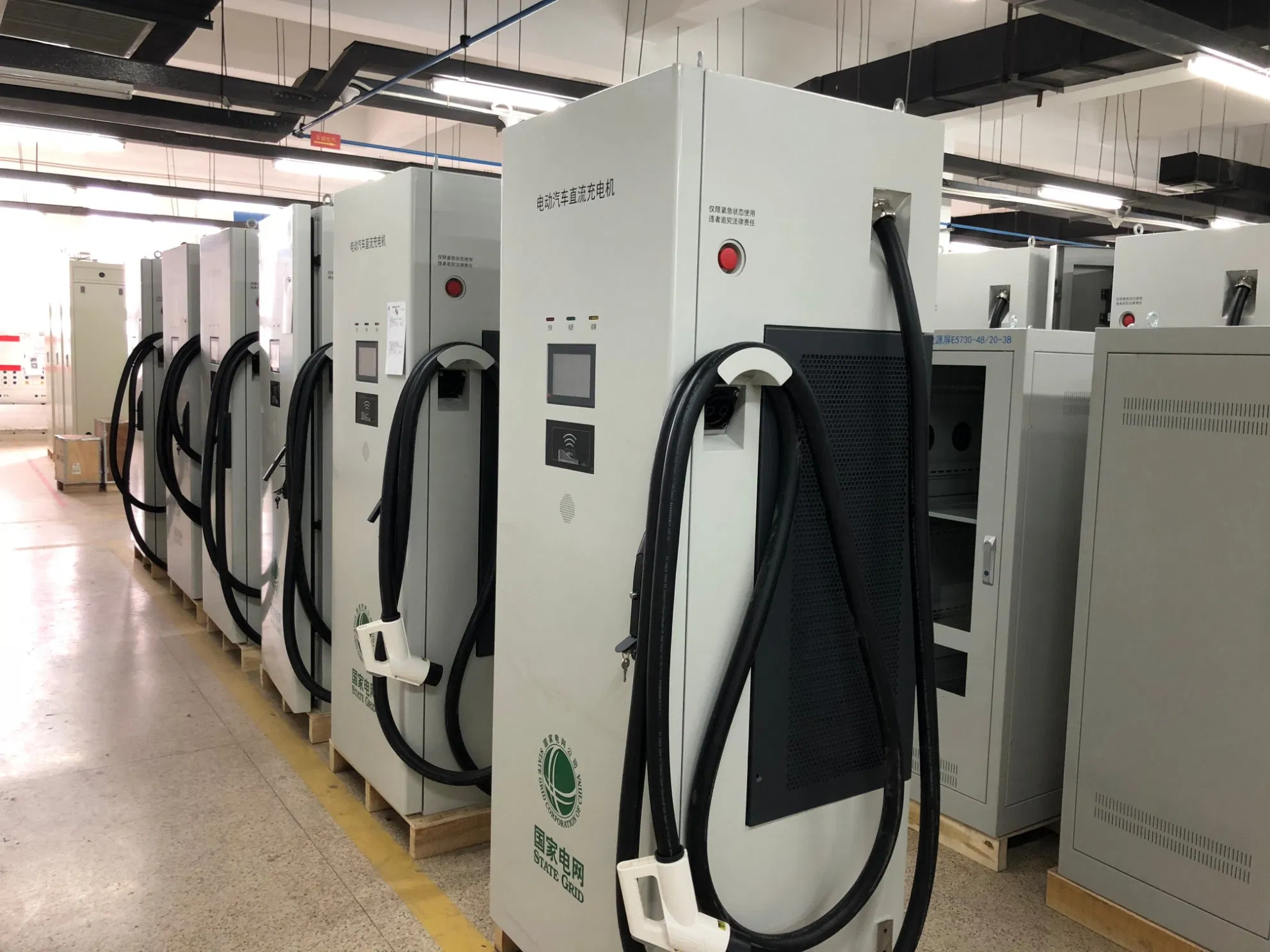 Portable Electric Vehicle Charger 30kw DC Charger Mobile EV Charging Solutions