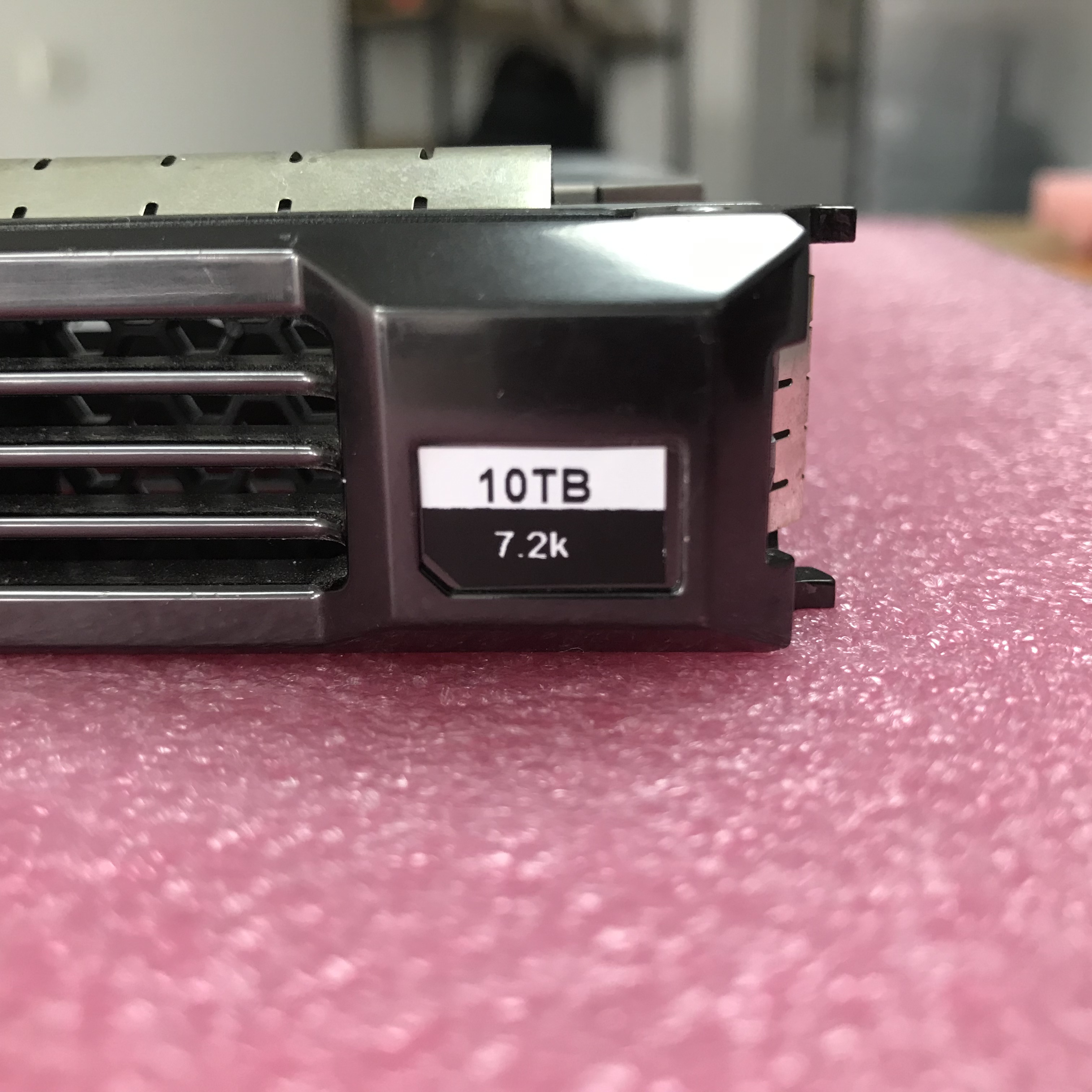 Dells 0XGYWN SCv2000/SCv2020/SCv3020/SCv3000 Series Internal New 10T SAS Server HDD Storage Array