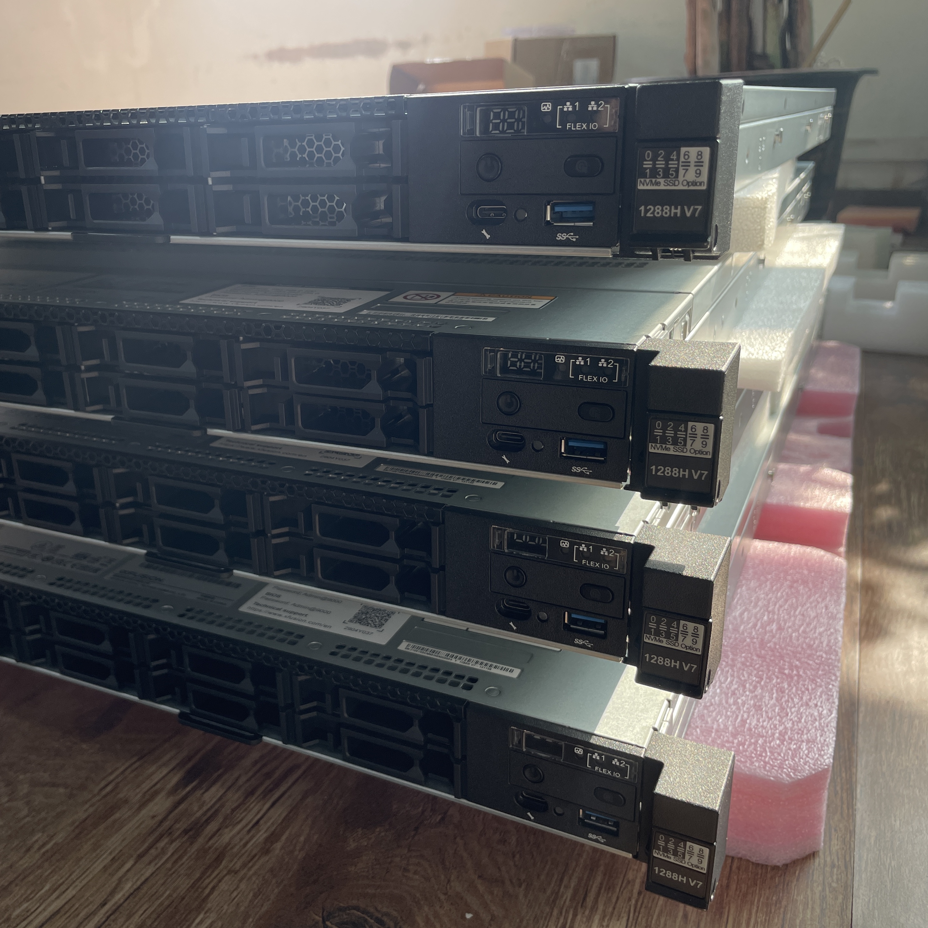 Xfusion FusionServer 1288H V7 1U Single Socket Rack Server with 8*2.5 Inch HDD 8*2.5 Inch SSD Xeon Processor ERP File Storage