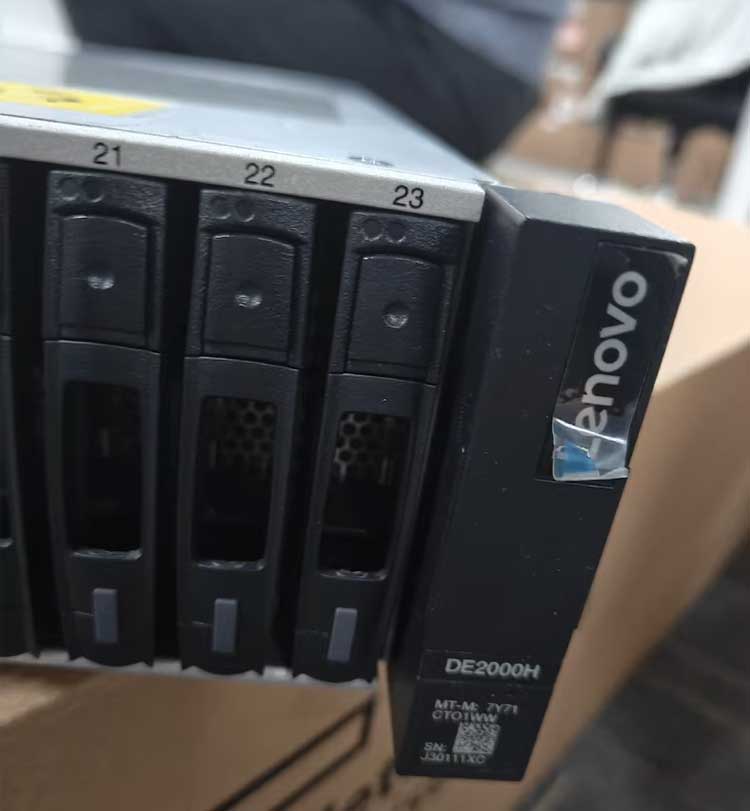Factory Direct Price Sale Thinksystem De2000H DE4000H Dual Control 16GB 32GB Large Capacity Rack Storage Server in Stock