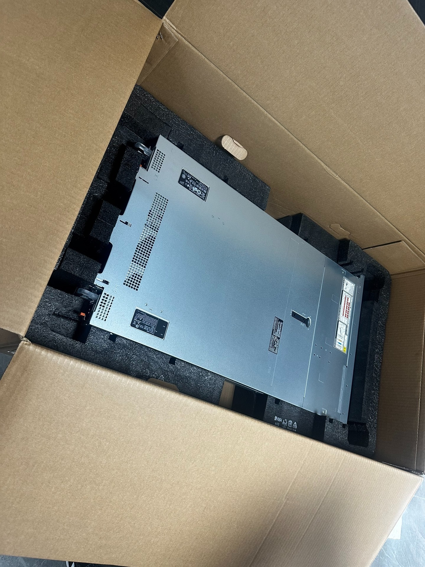 Low-Price Intel Xeon Processors 2.5"/3.5" Chassis 8sff 10sff Dells EMC PowerEdge R630 R640 R650 R660 1U Rack Server in Stock