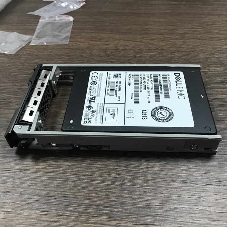 Brand New Dells EMC MZILT1T9C MZILT1T9HBJRAD4 118000855 12Gbps 1.92TB SAS Internal Server SSD R640 R650 R660 R740 R750 R760