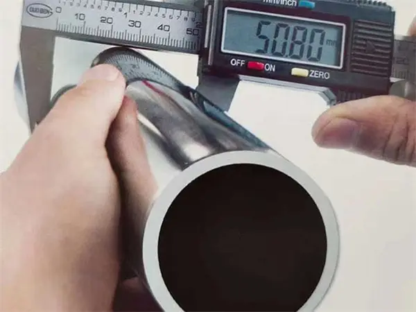Dimensional data monitoring of roundness and straightness tolerance