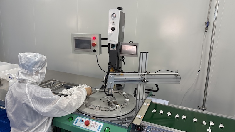 Vetsys pharmaceutical production - Welding process in GMP-certified factory