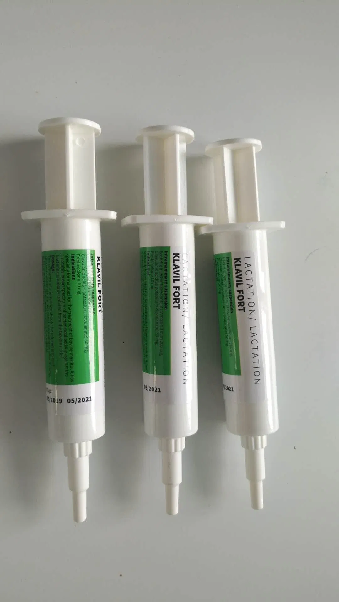 Compound Amoxicillin Intramammary Infusion Included Sulbactam Sodium and Prednisolone