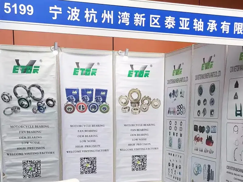 VETOR GROUP team meeting international buyers at trade exhibition