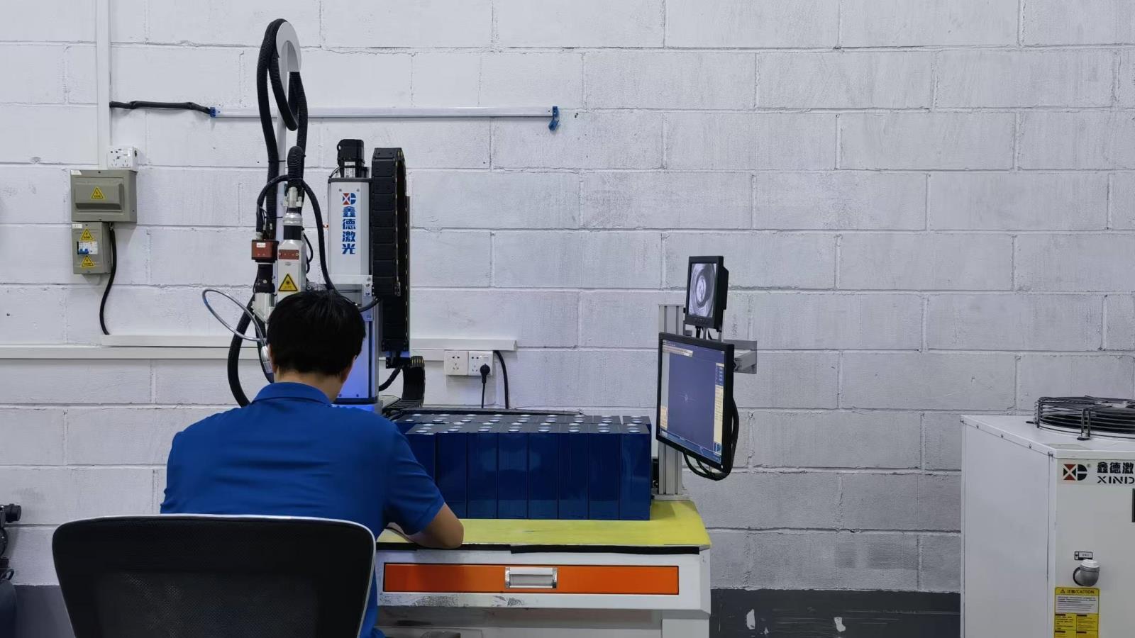 Soldagem a laser de células de bateria - Produção de ESS Vetsin Energy