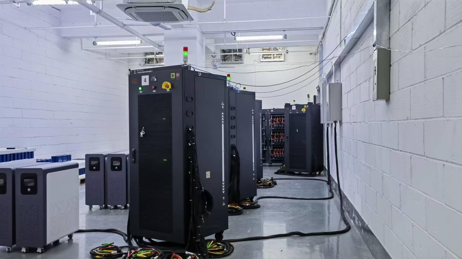 Armário de envelhecimento para teste de baterias de lítio - Vetsin Energy