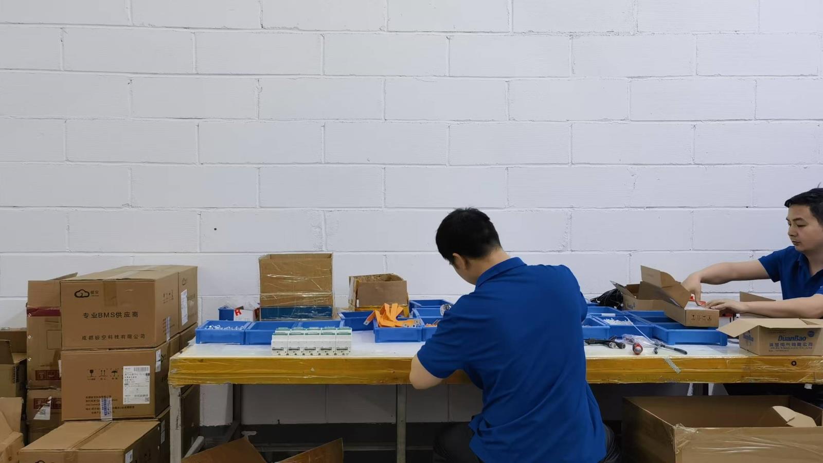 Montagem de módulos de bateria de lítio - Linha de produção Vetsin Energy