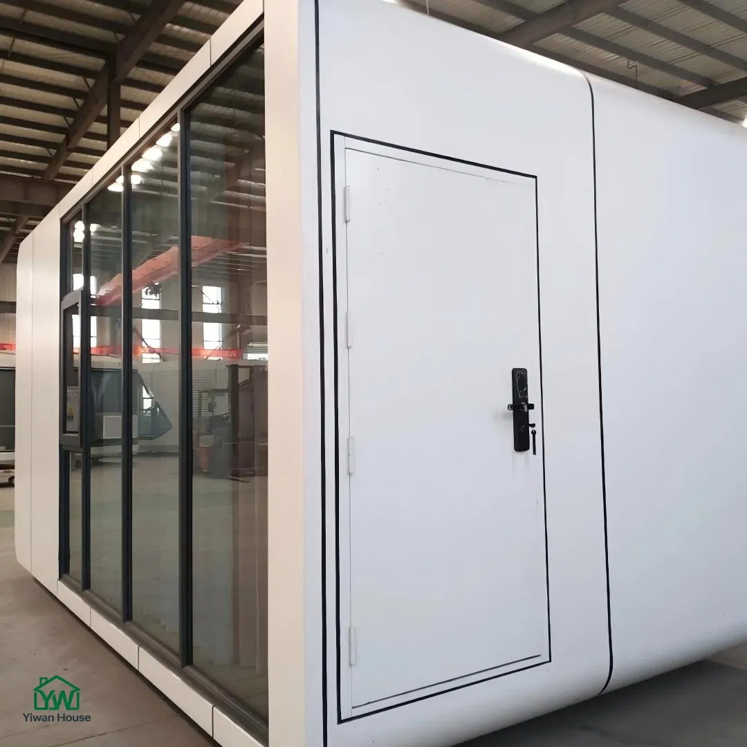 Outdoor Glamping Pod Hotel Commercial Spaceships Mini Apple Shaped Capsules Prefab Cabin Home for Offices and Lounges