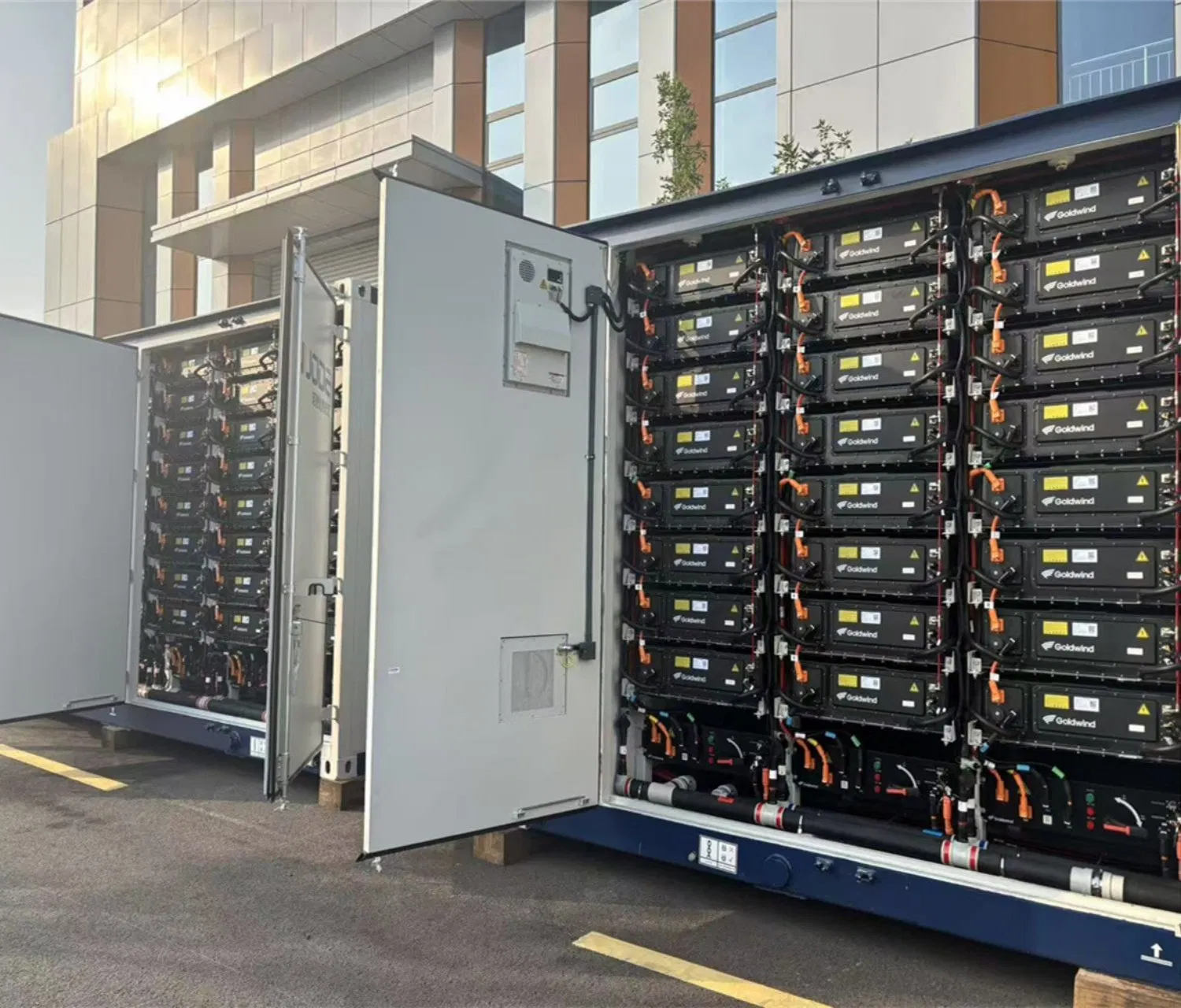 5015kwh Sistema de Armazenamento de Energia em Baterias Modular e Containerizado com LiFePO4 314ah Células e Sistema de Resfriamento a Líquido