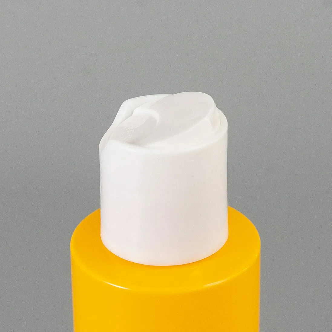 New Material Biodegradable Bottle Cosmetics PCR Recycled Pet Conatiner 60ml Disc Top Cap Bottle with Plastic Lid for Toner