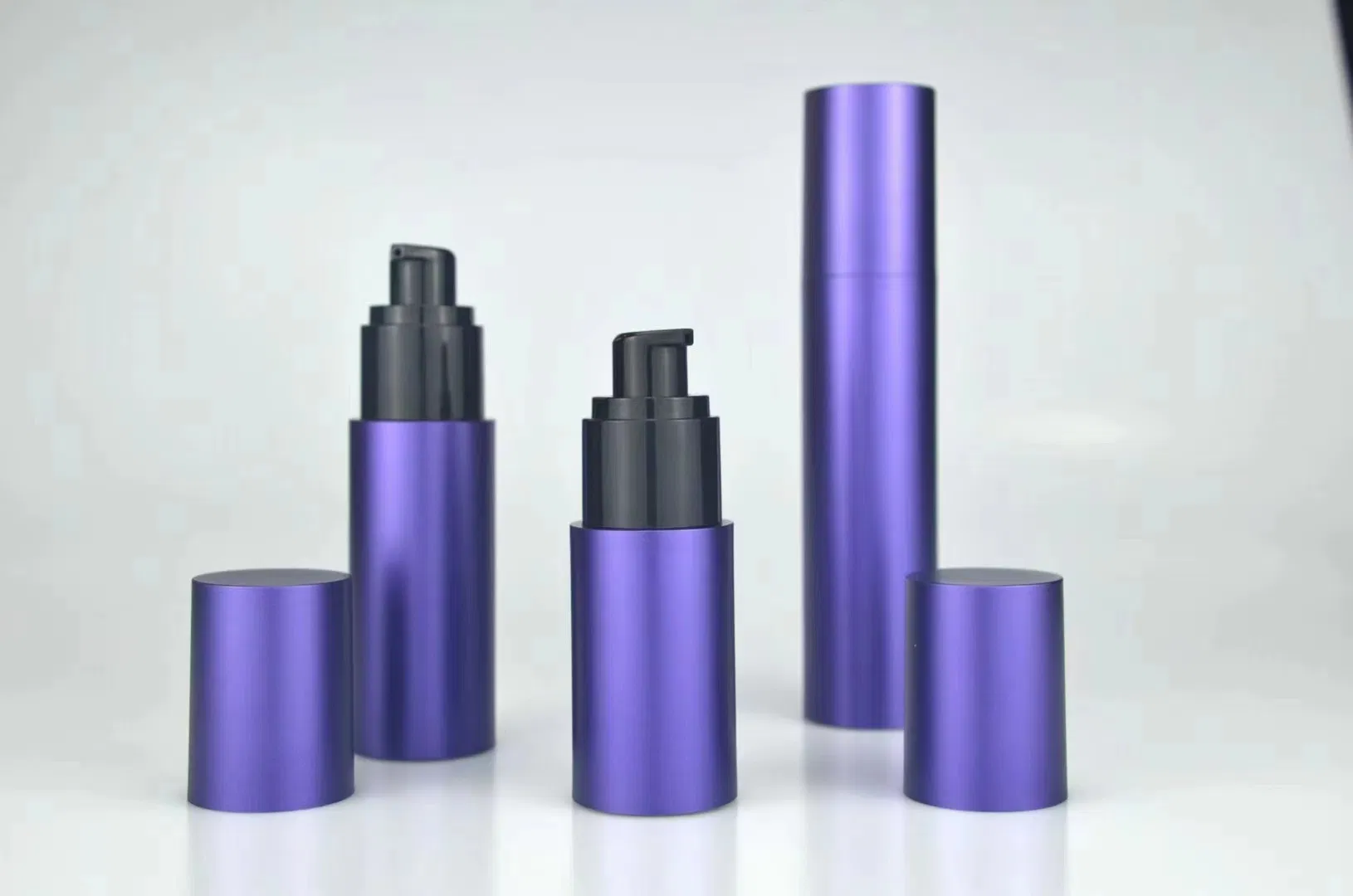 China Supplier Pink Color Matt Frosted Finish 15ml 30ml 50ml PP Plastic Bottles Lotion Pump Containers Airless Bottle for Essential Oil Treatment