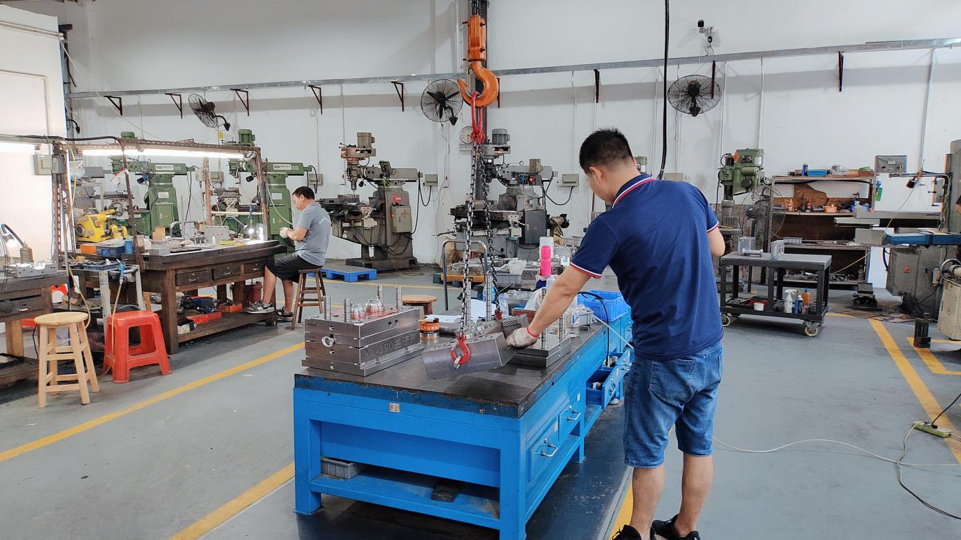 Assembly Process for Plastic Packaging Products at Vikas Factory