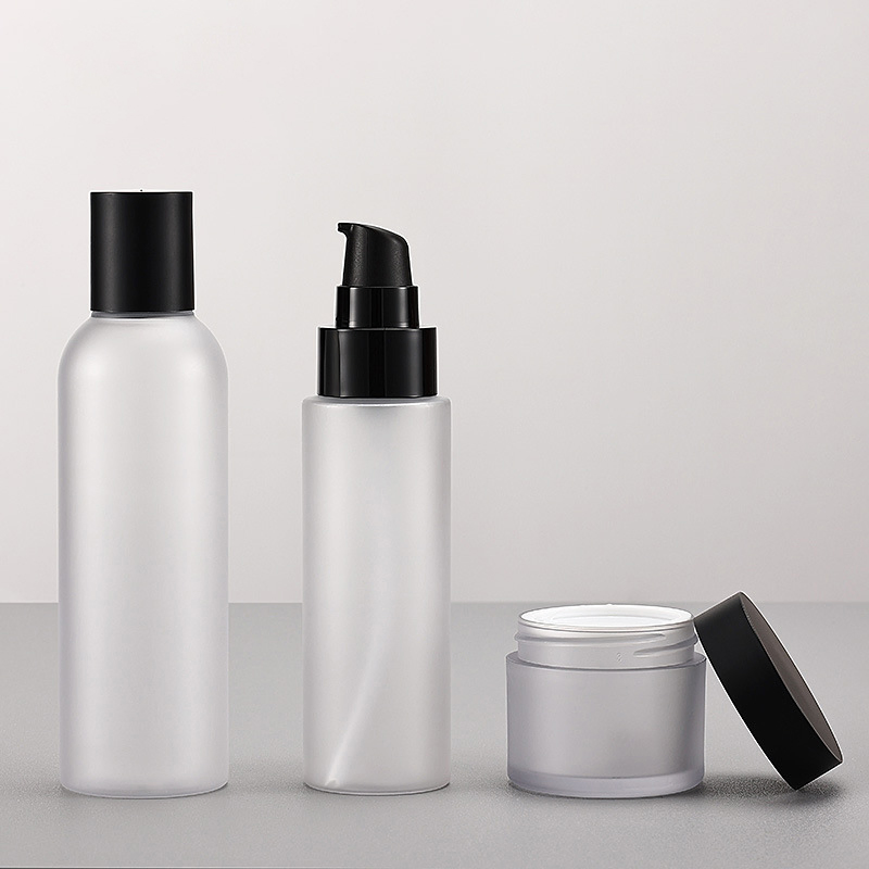 Wholesale Low MOQ 50ml 120ml 200ml Sustainable Treatment Essential Oil Pump Bottles Cosmetic Compact Packaging Plastic Container Package Bottle for Serum