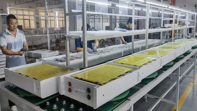 VILNA Solar planta de fabricación de paneles solares de alta eficiencia