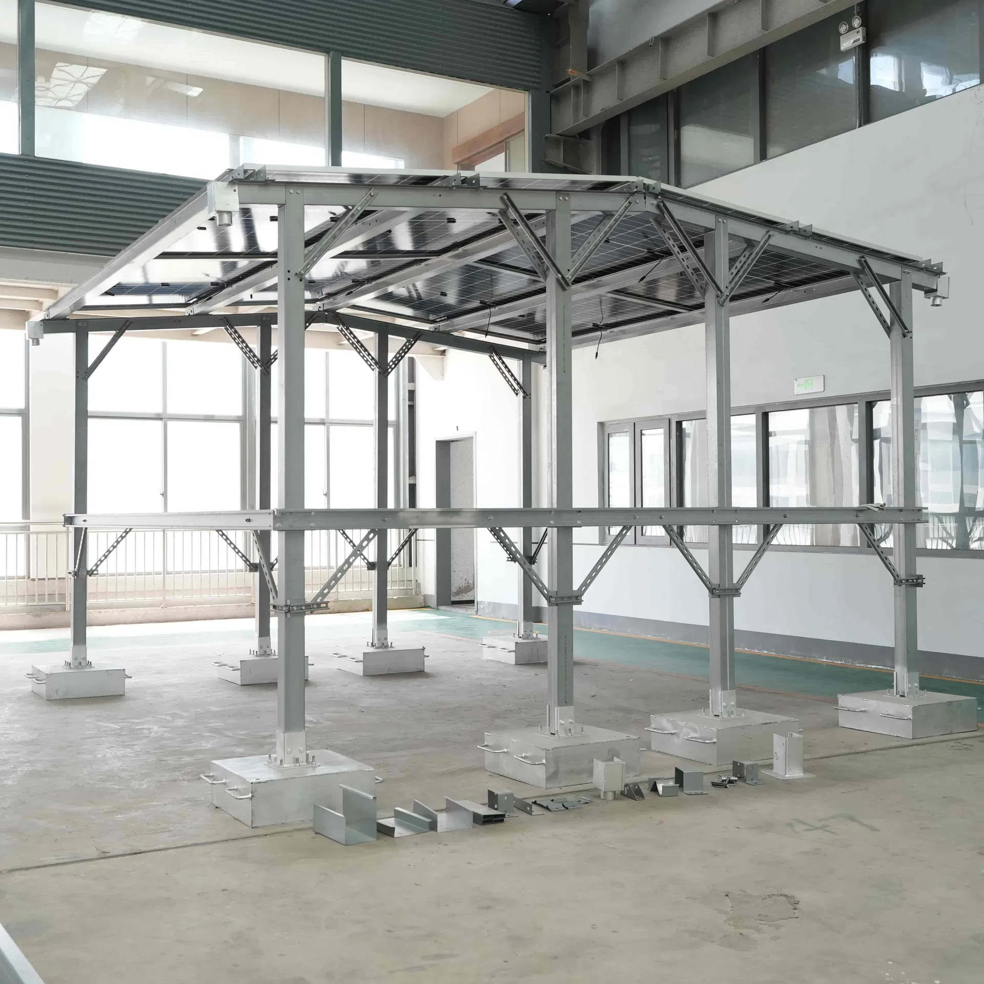 Sistema de Montaje Fotovoltaico Integrado en Edificios Estructura Solar Prefabricada con Riel