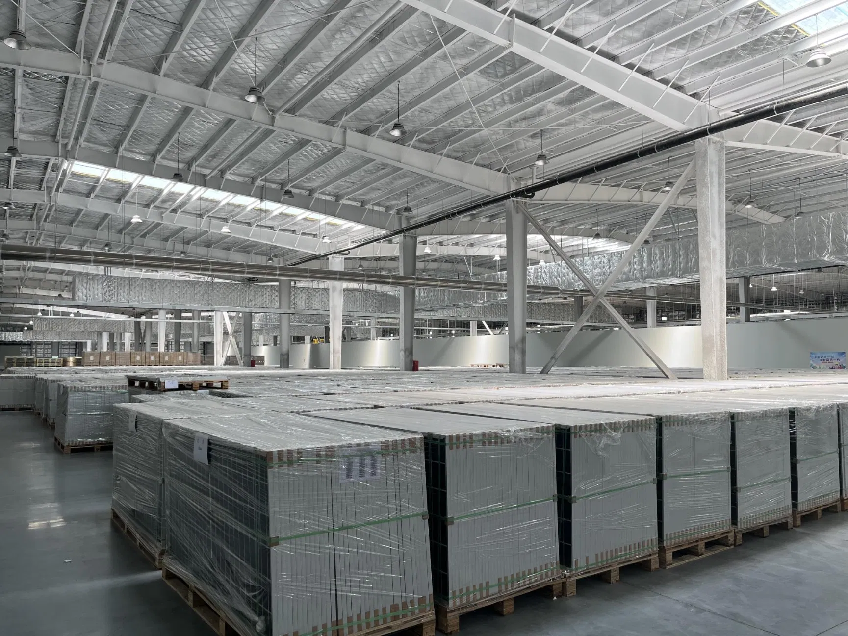 210m Célula Solar 680W 690W Módulo Fotovoltaico para Residencial de Alta Eficiencia