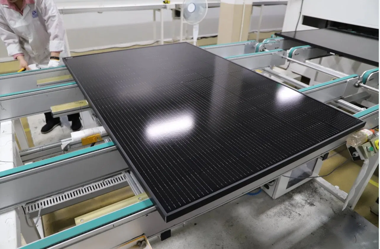 Módulo Solar de Alta Eficiencia de Celdas de Media Plena 410W Módulo Fotovoltaico