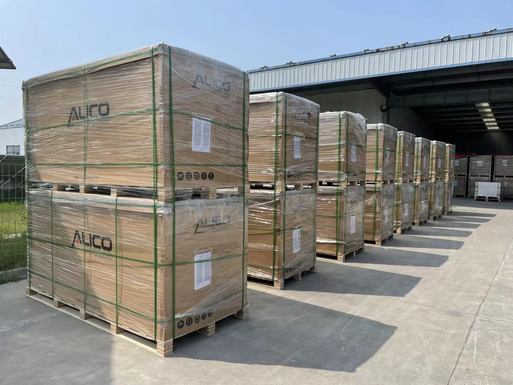 540W 650W 700W Módulos Solares Fotovoltaicos de Media Celda PERC HJT N-Type Paneles Solares Monocristalinos Precio TUV CE