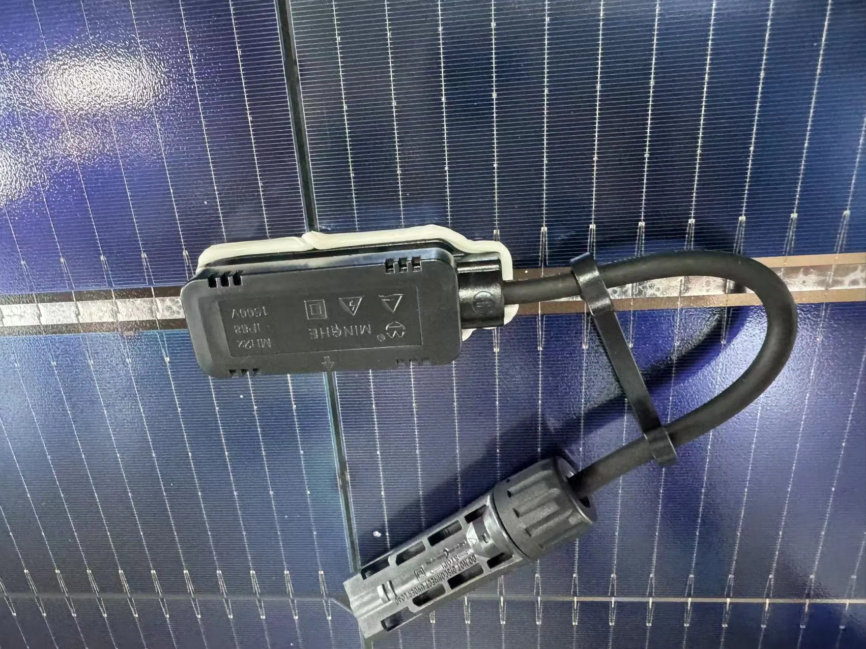 Módulos de Alta Eficiencia de la Serie Gokin Bc con la Serie Flamingo / Modelos de Negocio de la Industria Fotovoltaica / Serie Gem