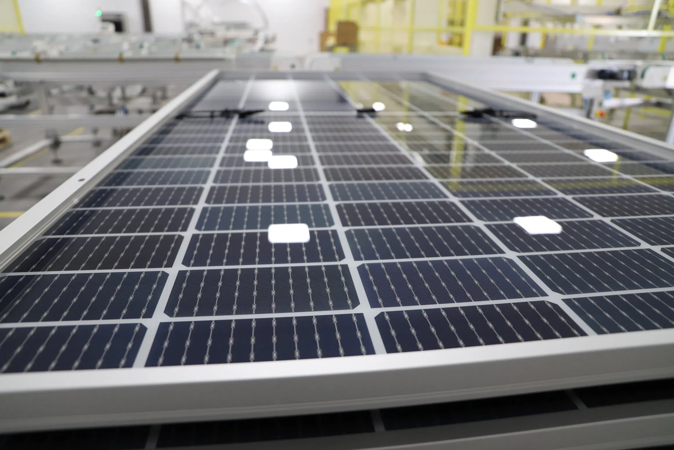 Módulo Fotovoltaico de Vidrio Bifacial de Alta Eficiencia Topcon 575W