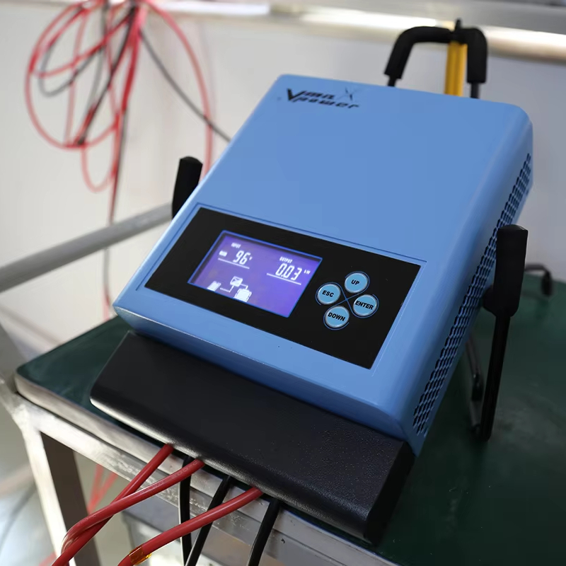 Vmaxpower New Smart 12V 24V 36V 48V Solar Panel Charger Regulator 40a 60a 80a 100a 120a MPPT Solar Charge Controller