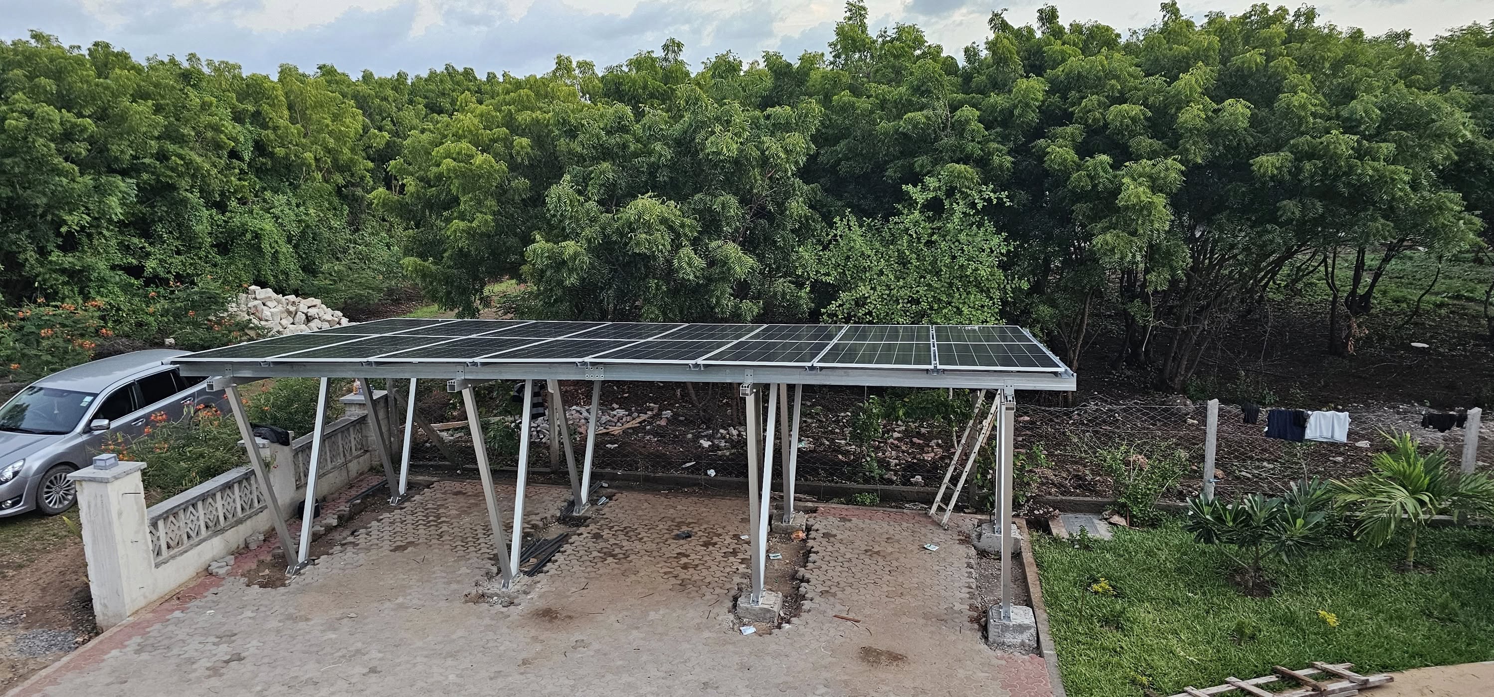 High Strength Waterproof Aluminum Solar Carport Mounting System Residential Solar Car Parking Structure for Home Use