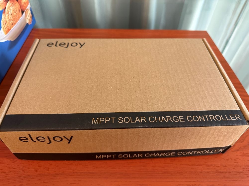CE ELEJOY EMD600W Manufacturer 600W 12/24V Adjustable MPPT Solar Charge Controller 99% LCD Display 40A MPPT Type Smart Buck
