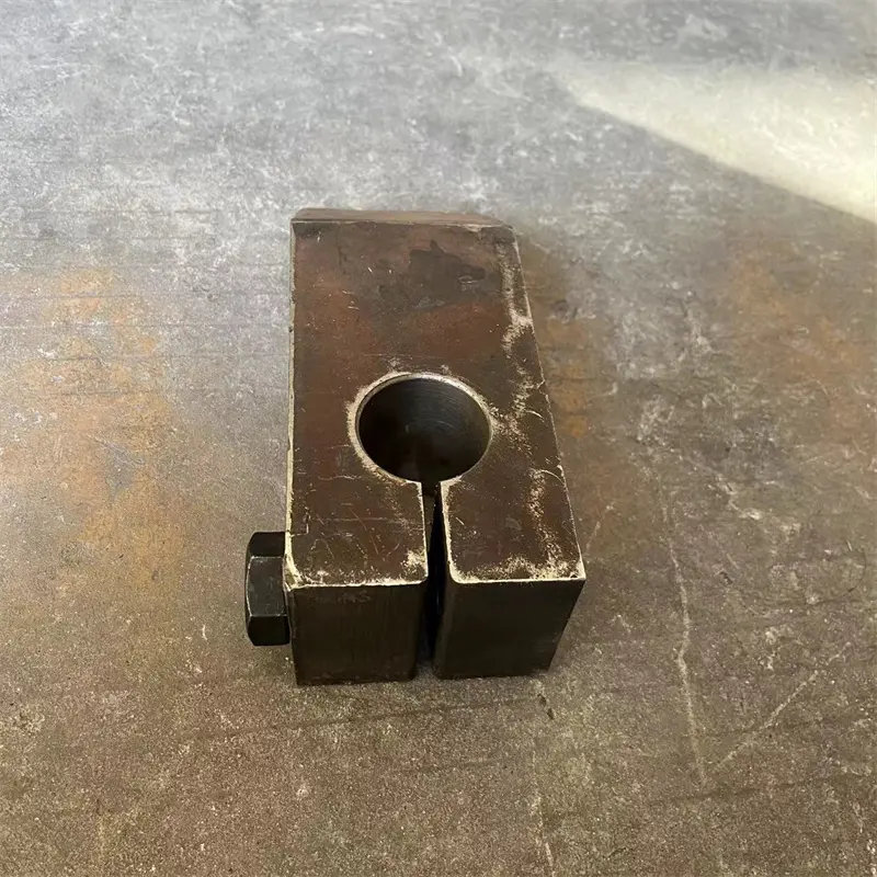 Custom Frame Support Bracket 117-5372 for Carrier Roller Compatible for CAT336 E330 Manufacturer, Products
