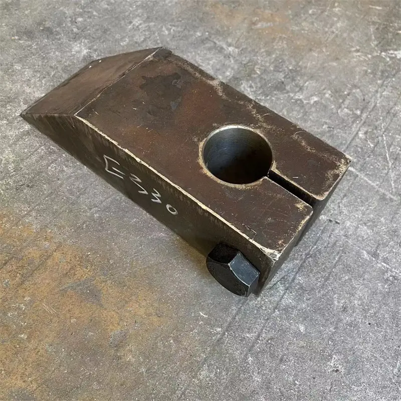 Custom Frame Support Bracket 117-5372 for Carrier Roller Compatible for CAT336 E330 Manufacturer, Products
