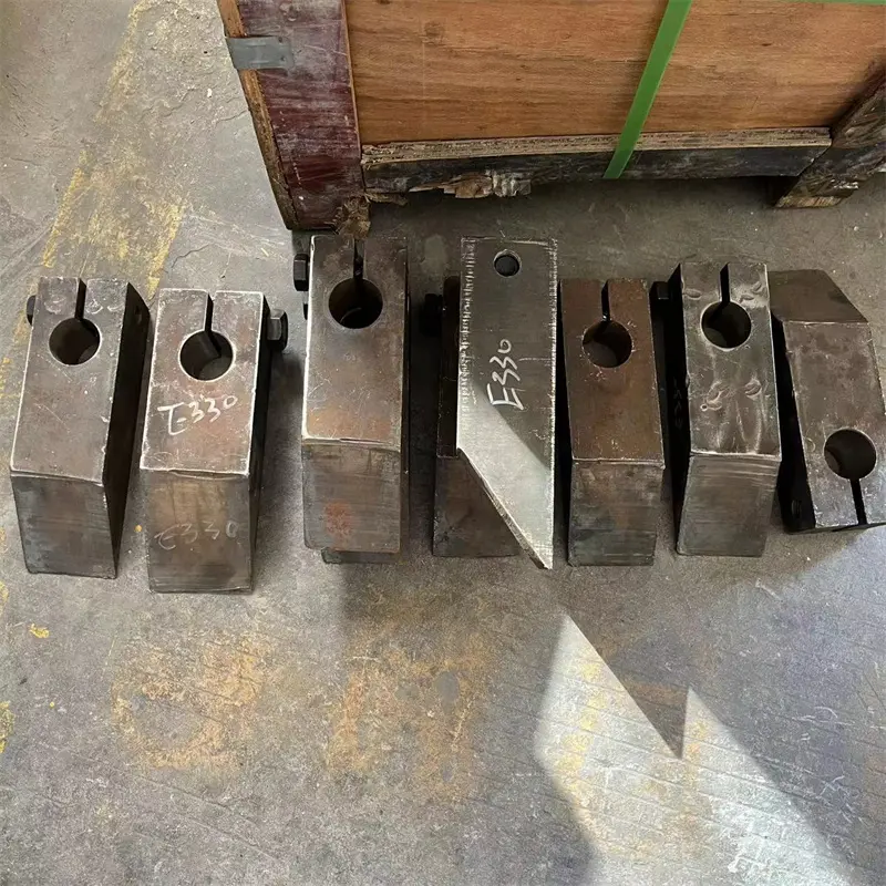 Custom Frame Support Bracket 117-5372 for Carrier Roller Compatible for CAT336 E330 Manufacturer, Products