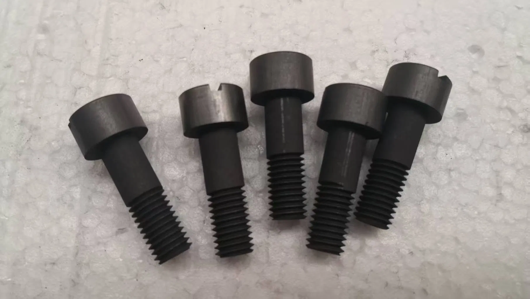 Graphite Fasteners with High Electrical Conductivity for Furnaces