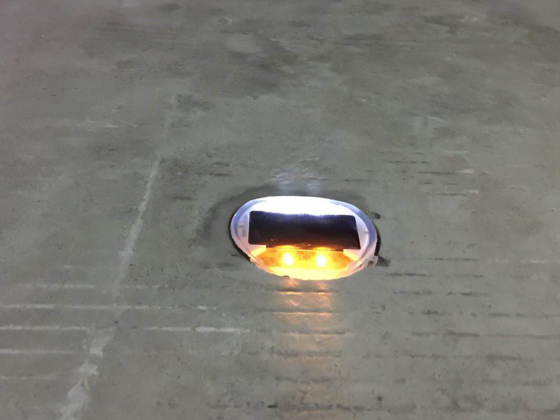 Weatherproof Solar LED Road Marker with Reflective Studs