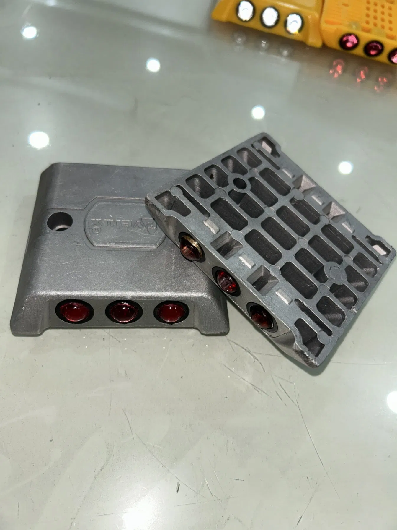 Durable Weatherproof Aluminum Road Studs for Pavement Marking