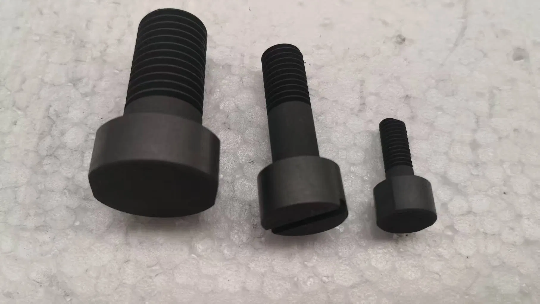 Corrosion-Resistant Graphite Fasteners for Vacuum High-Temperature Furnaces