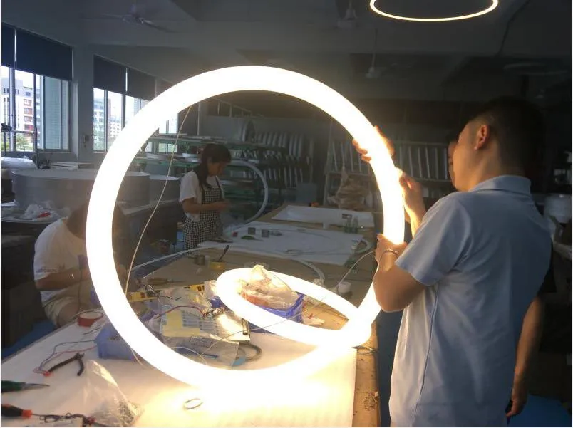 Luminária Linear LED Suspensa Decorativa para Escritório