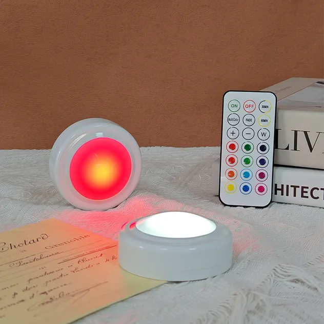 Pequena Luminária LED Brilhante e Eficiente em Energia para Segurança Noturna
